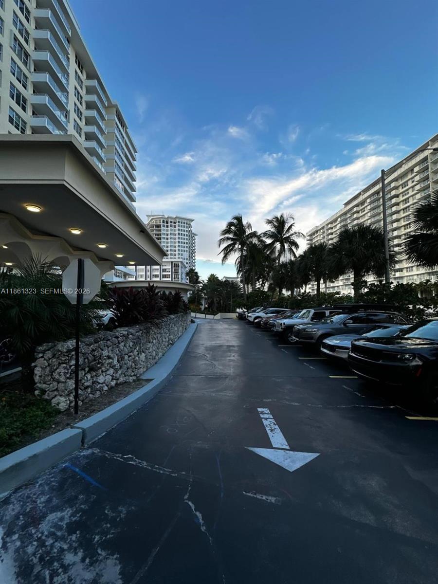 5600 CONDO - Residential