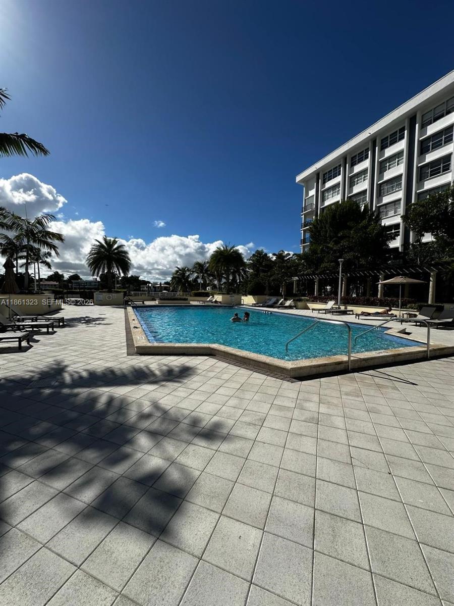 5600 CONDO - Residential