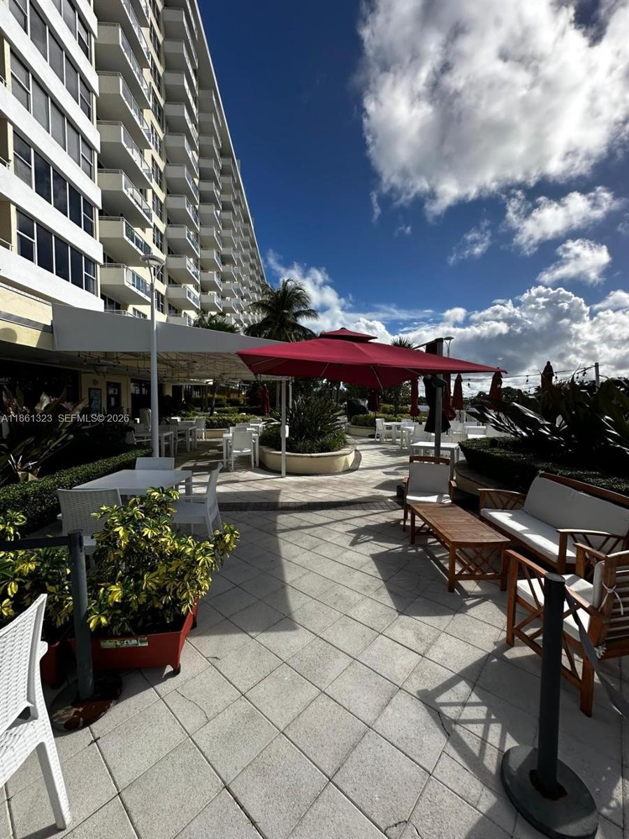 5600 CONDO - Residential