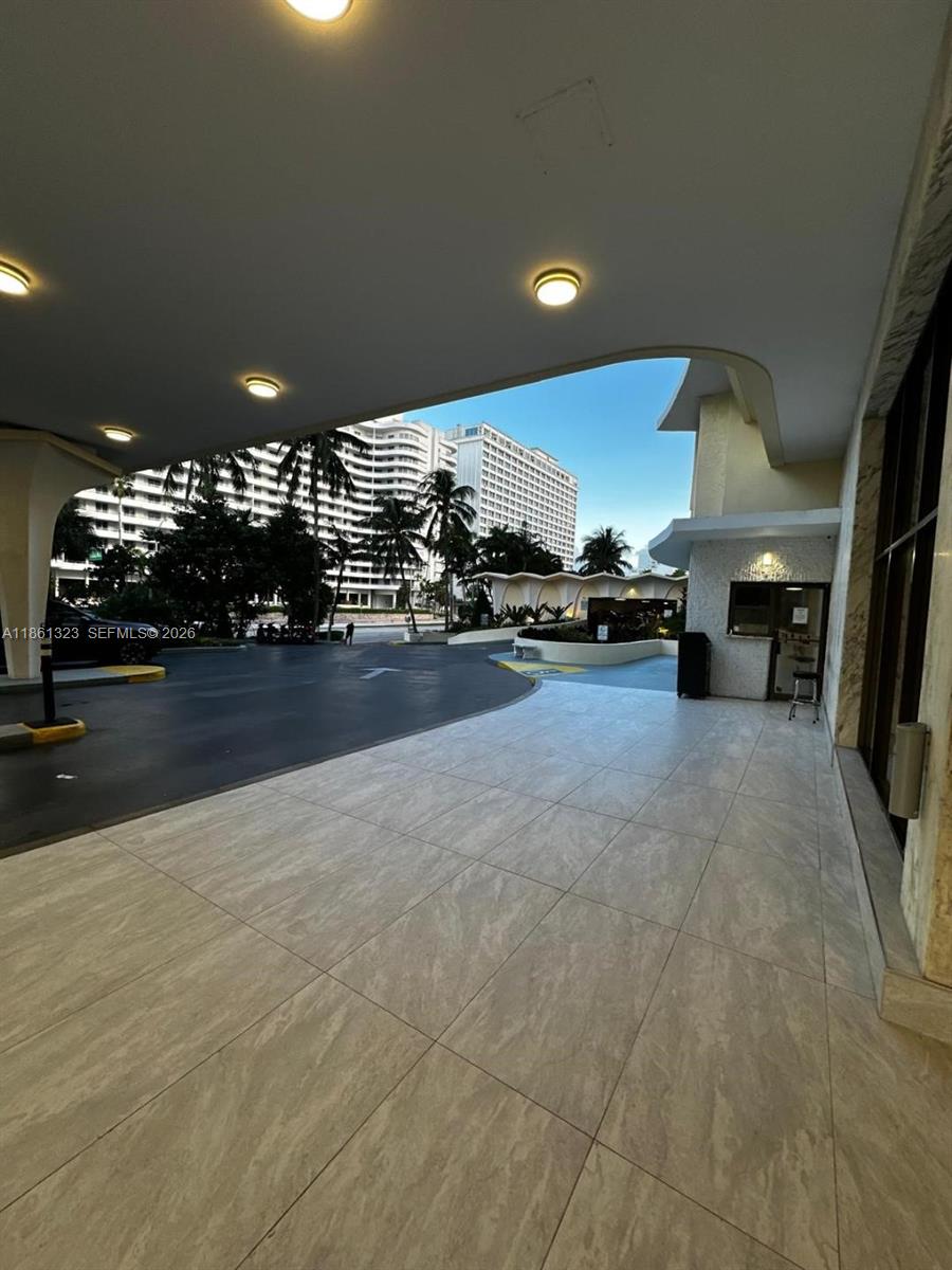5600 CONDO - Residential
