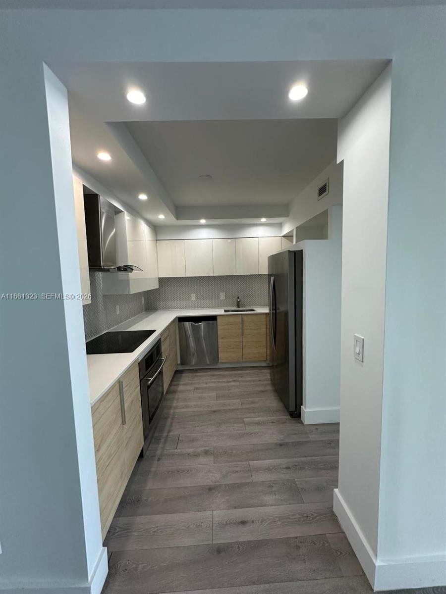 5600 CONDO - Residential