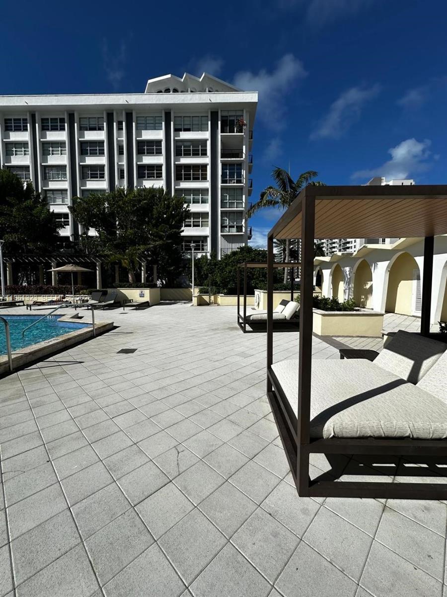 5600 CONDO - Residential