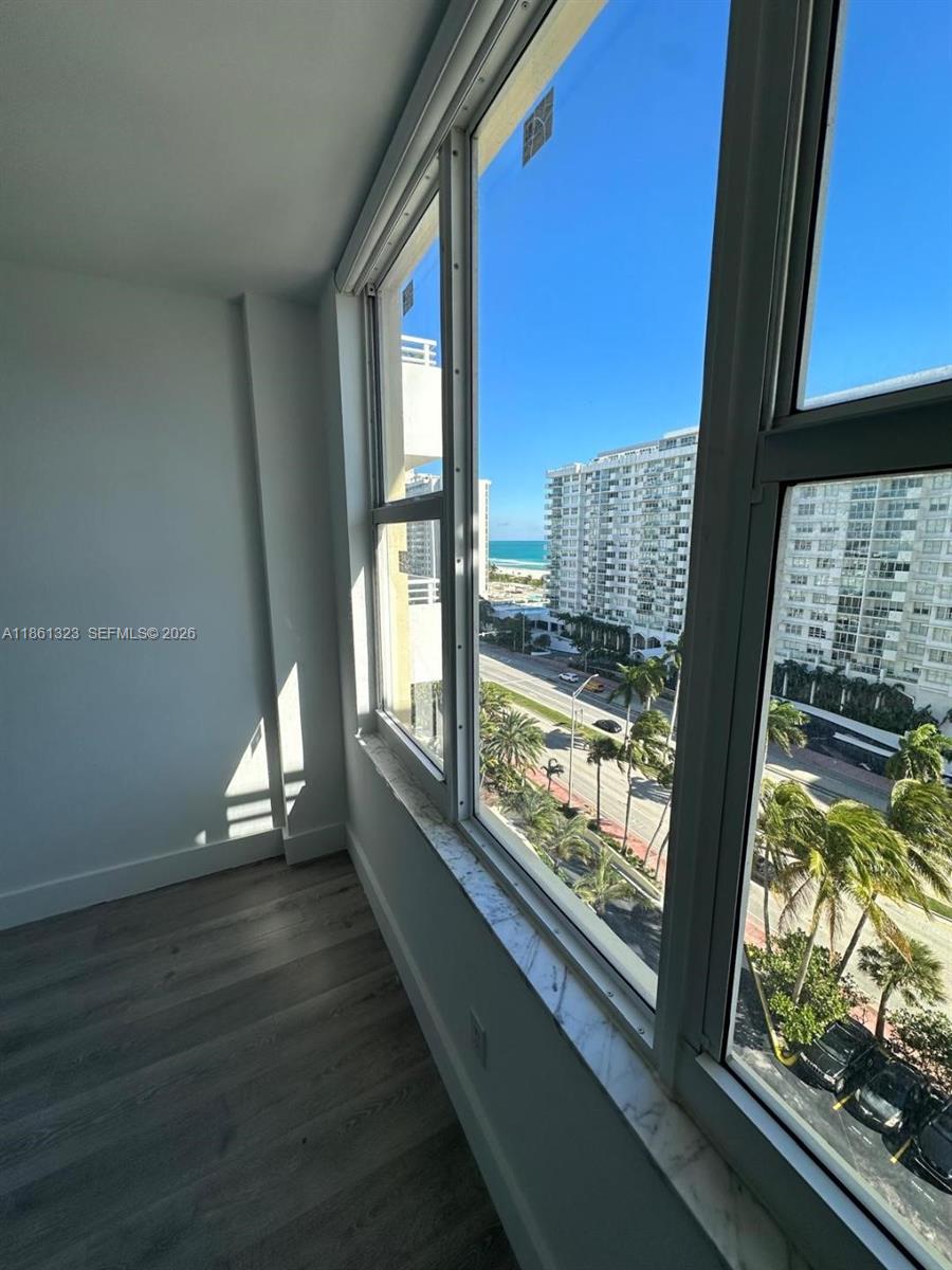 5600 CONDO - Residential