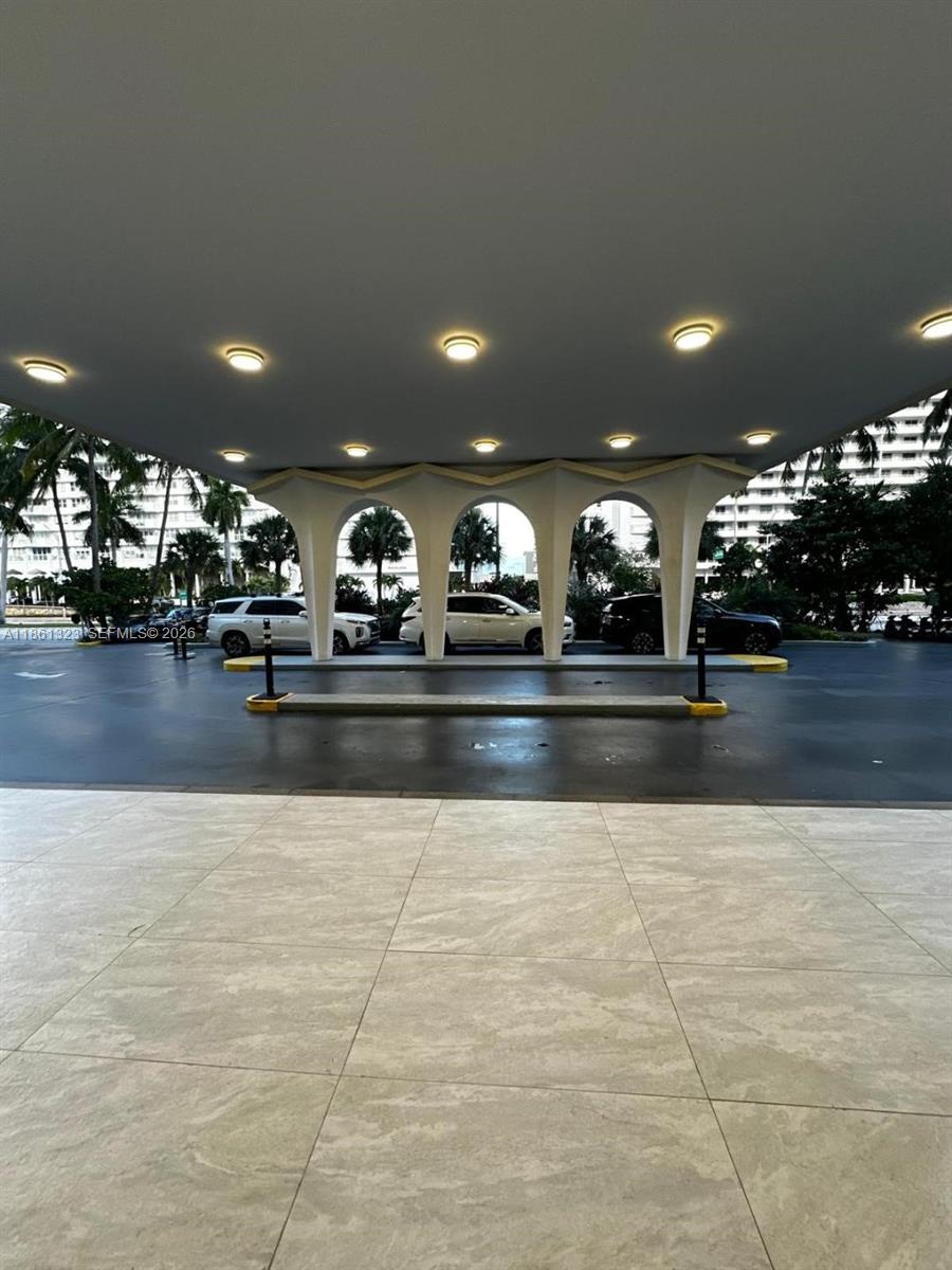 5600 CONDO - Residential