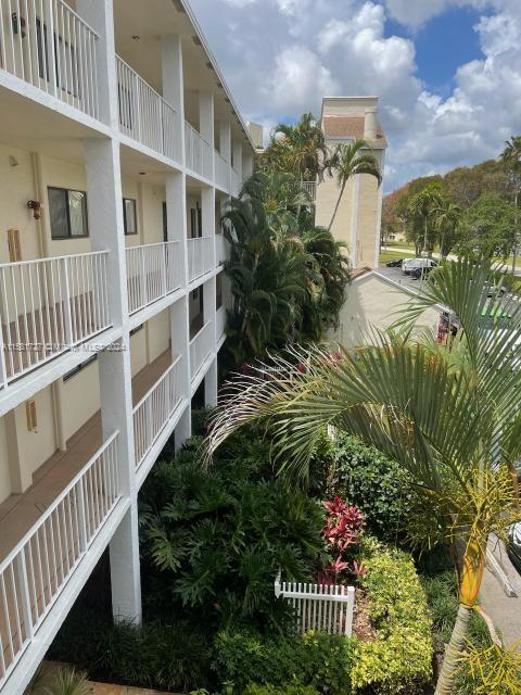 HUNTINGTON LAKES SEC FIVE - Residential