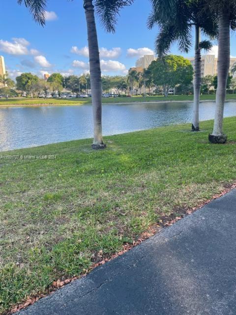 HUNTINGTON LAKES SEC FIVE - Residential