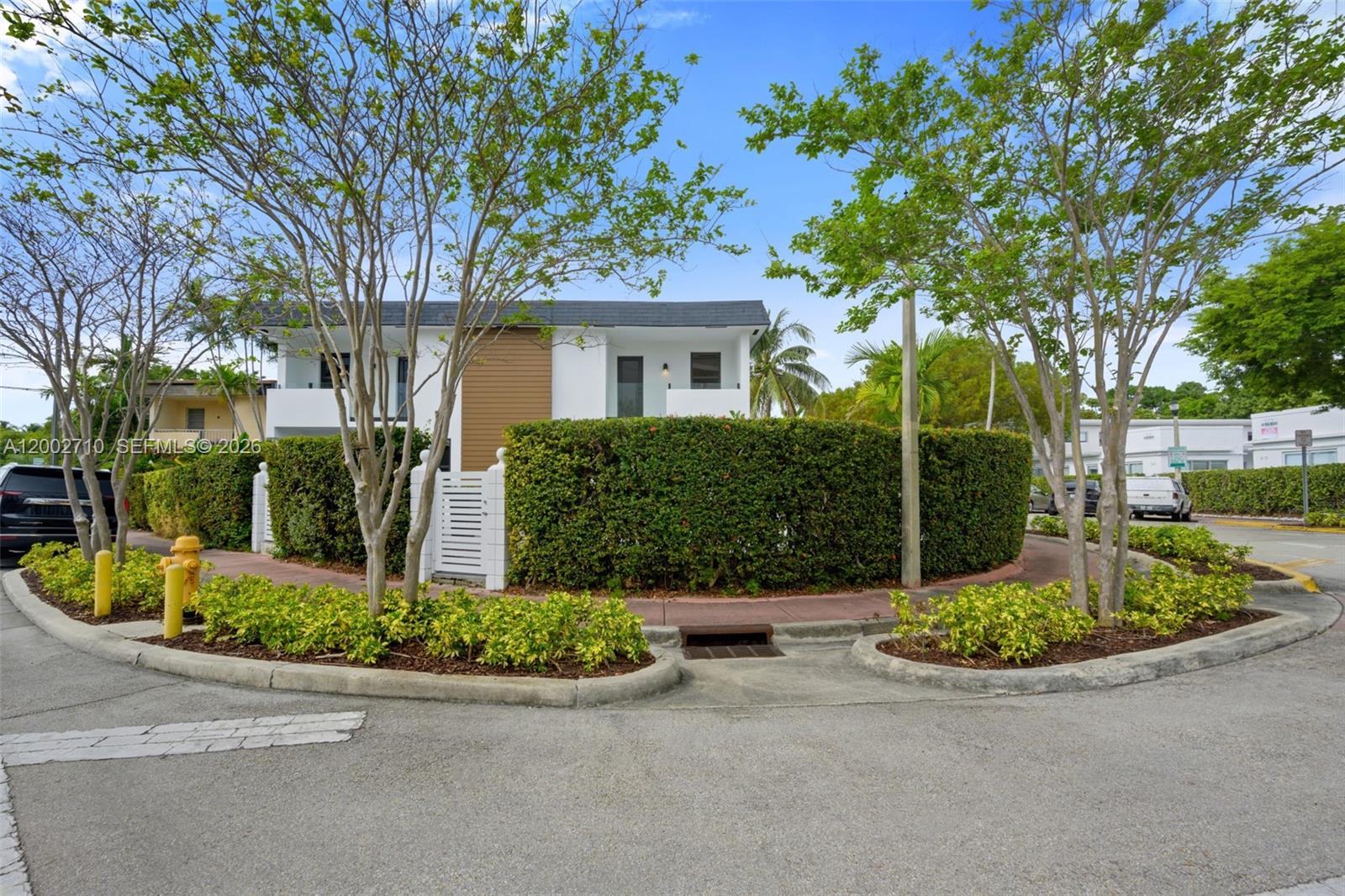 CRESPI RESIDENCE - Residential