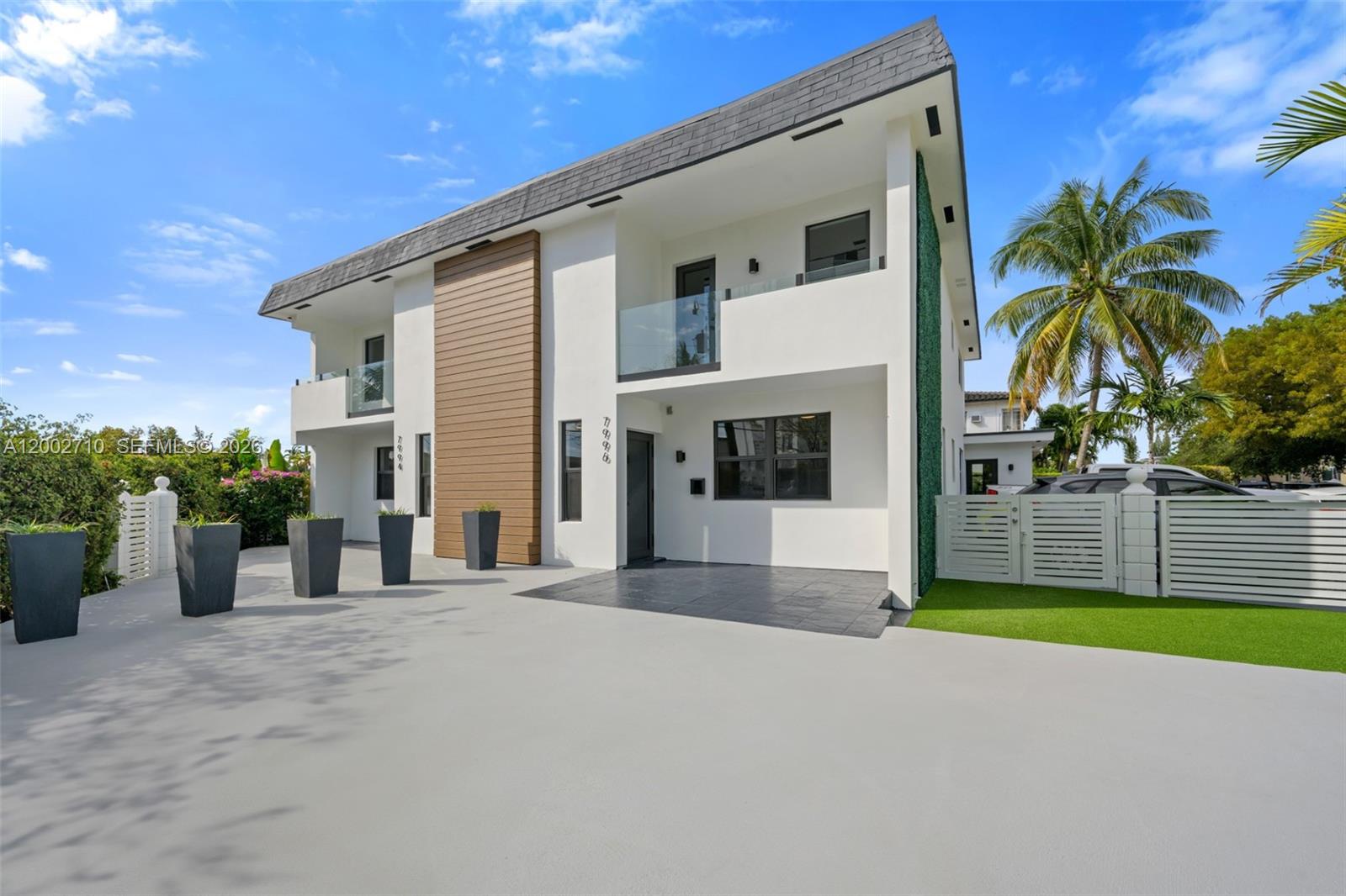 CRESPI RESIDENCE - Residential