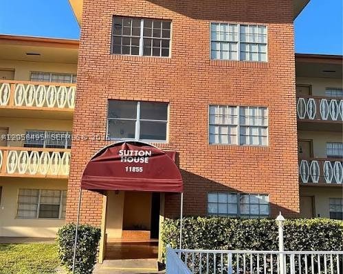 SUTTON HOUSE CONDO - Residential