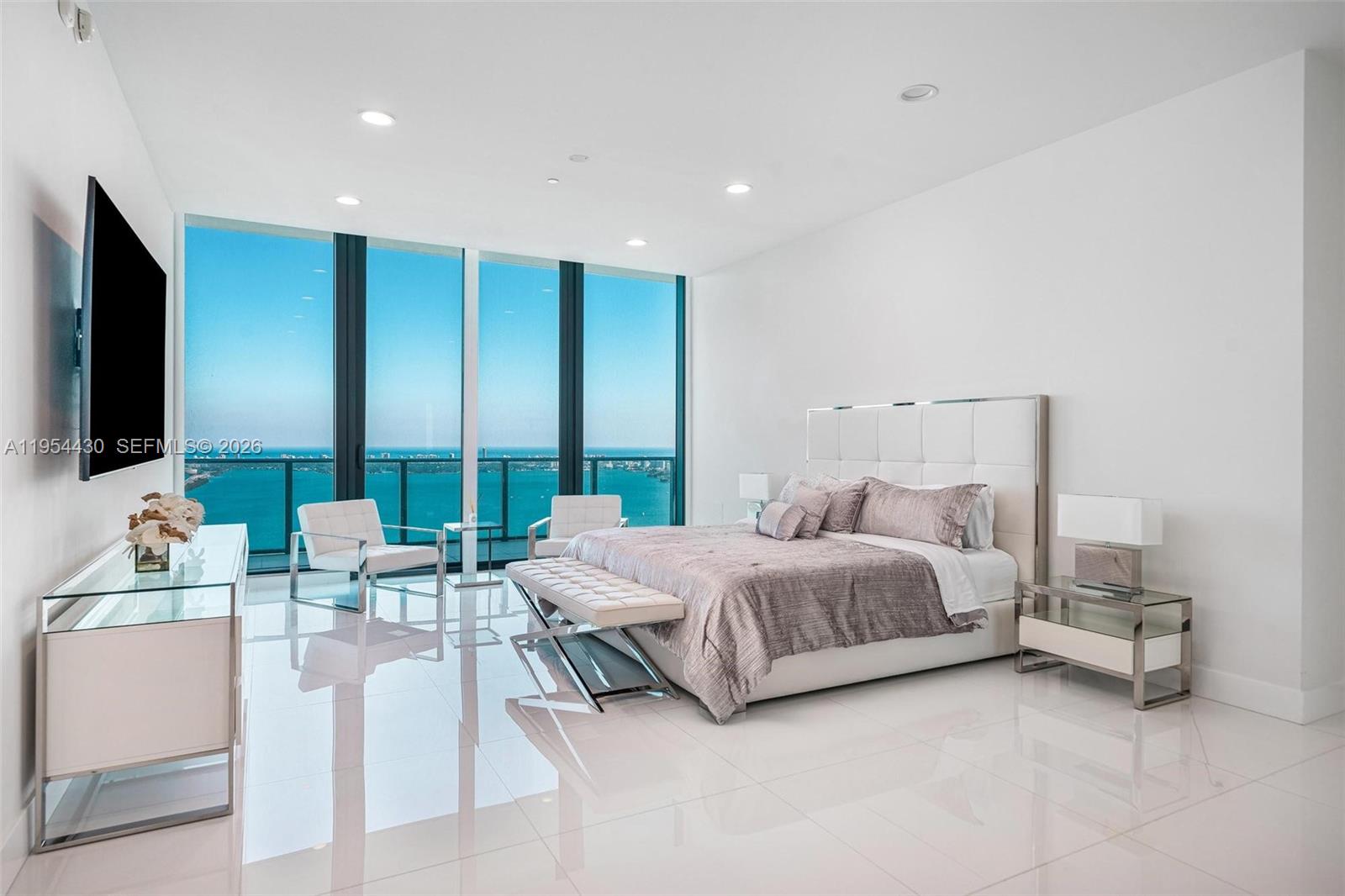 ONE PARAISO CONDO - Residential