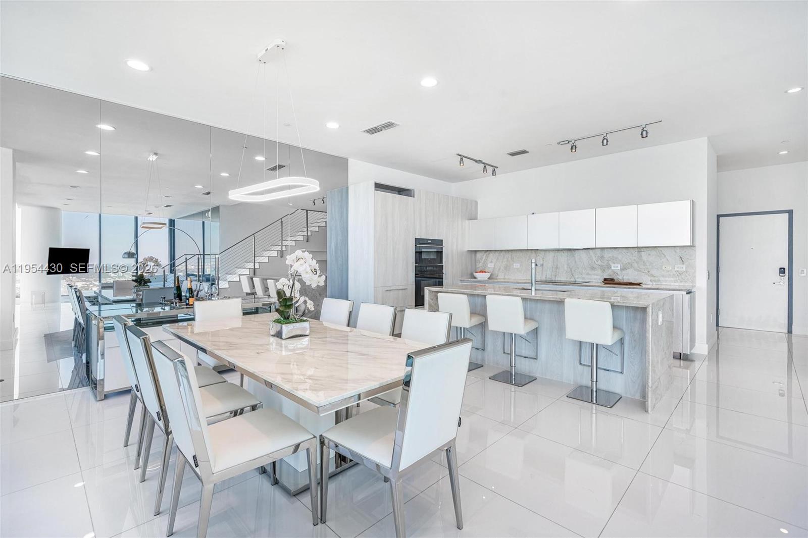 ONE PARAISO CONDO - Residential