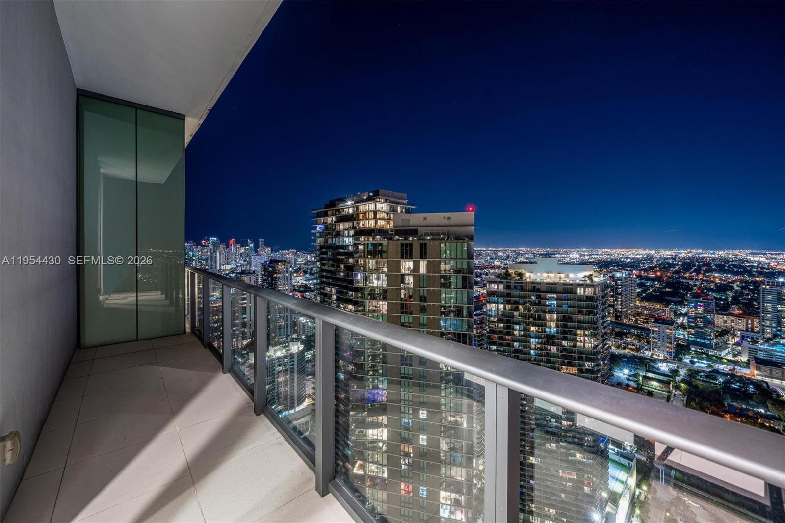 ONE PARAISO CONDO - Residential