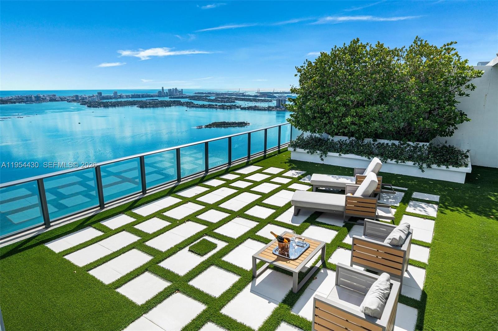ONE PARAISO CONDO - Residential