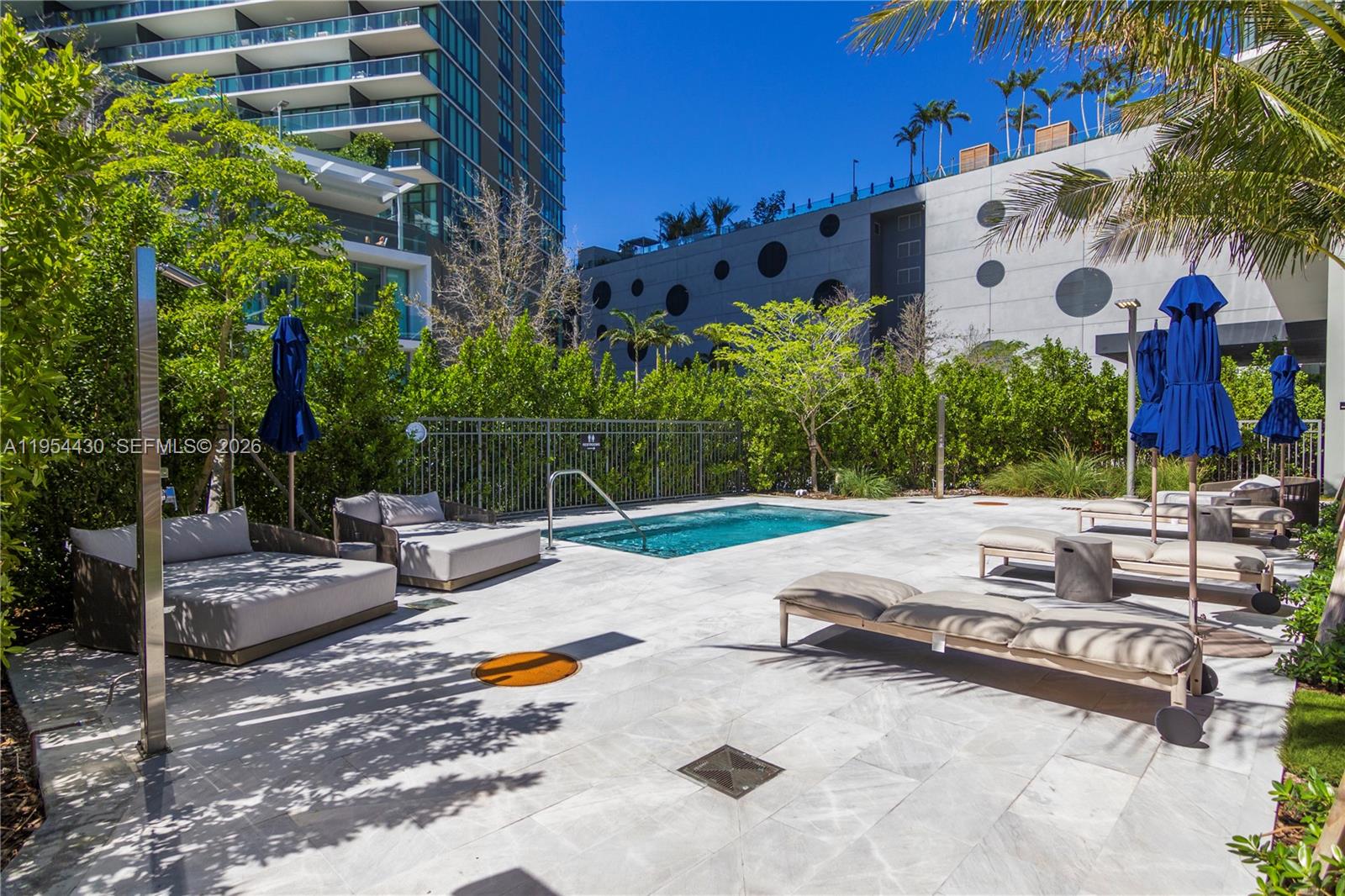 ONE PARAISO CONDO - Residential