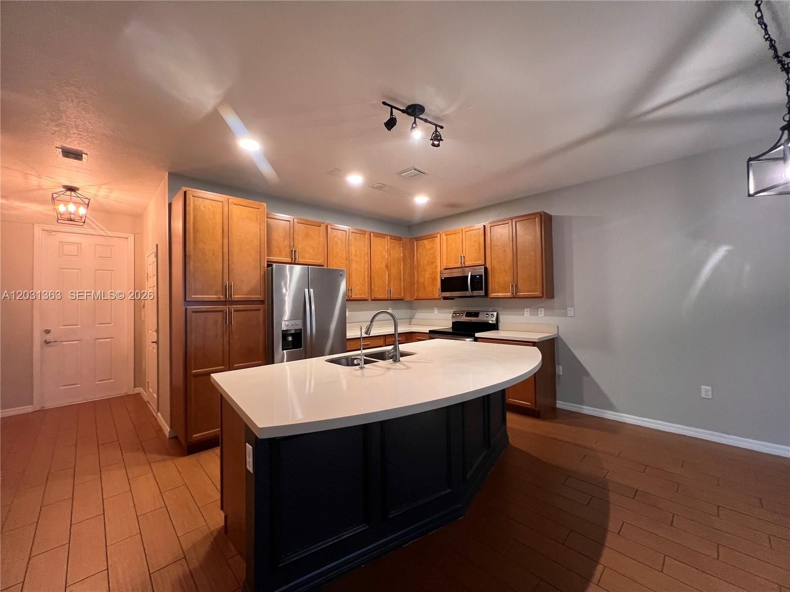 DAVIE JUNCTION - Residential Lease