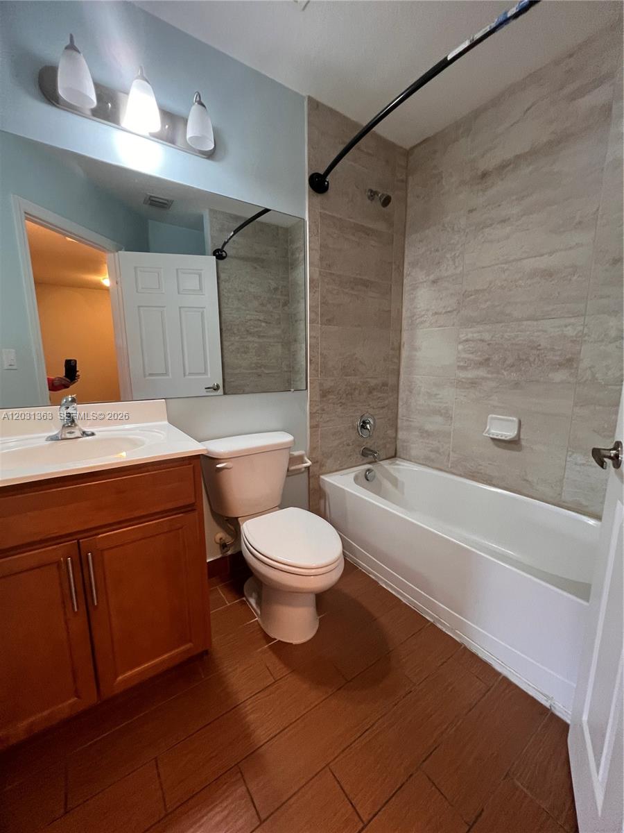 DAVIE JUNCTION - Residential Lease