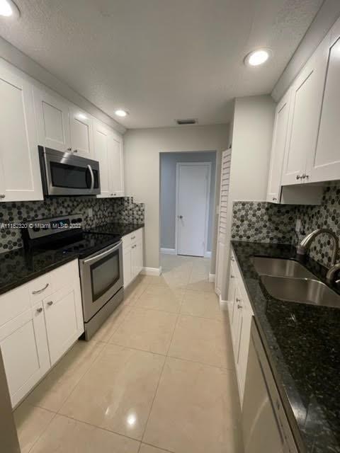 WILTON MANORS UNIT 1 AMD - Residential Lease