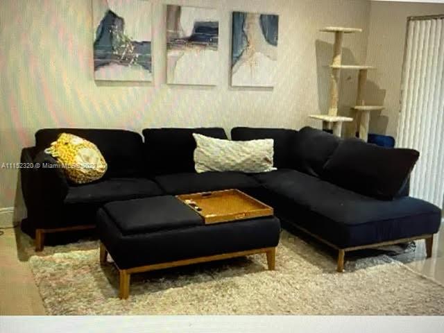 WILTON MANORS UNIT 1 AMD - Residential Lease