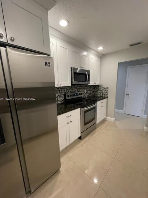 WILTON MANORS UNIT 1 AMD - Residential Lease