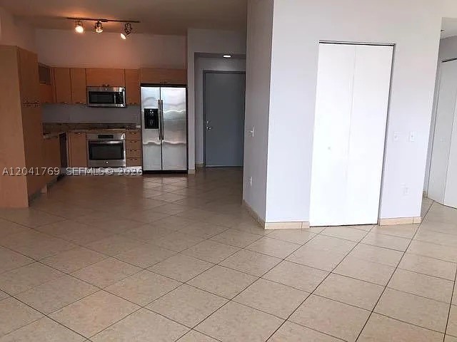 MIDTOWN LOFTS CONDO - Residential Lease