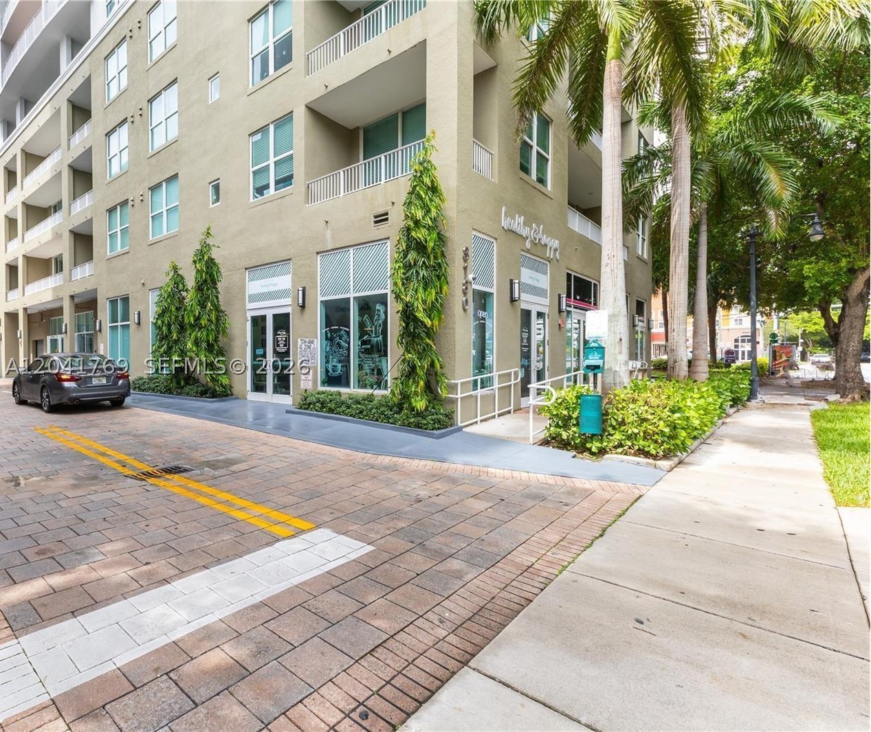 GORGEOUS LOFT PENTHOUSE OPEN CONCEPT, STUDIO IN A BOUTIQUE BUILDING NEAR CORAL GABLES AND BRICKELL UNIT FEATURES TITLE FLOORS, EUROPEAN KITCHEN, GRANITE COUNTER TOP, S/S APPLIANCES, COVERED ASSIGNED PARKING AND OPEN BALCONY. GREAT AMENITIES SUCH AS POOL,GYM.