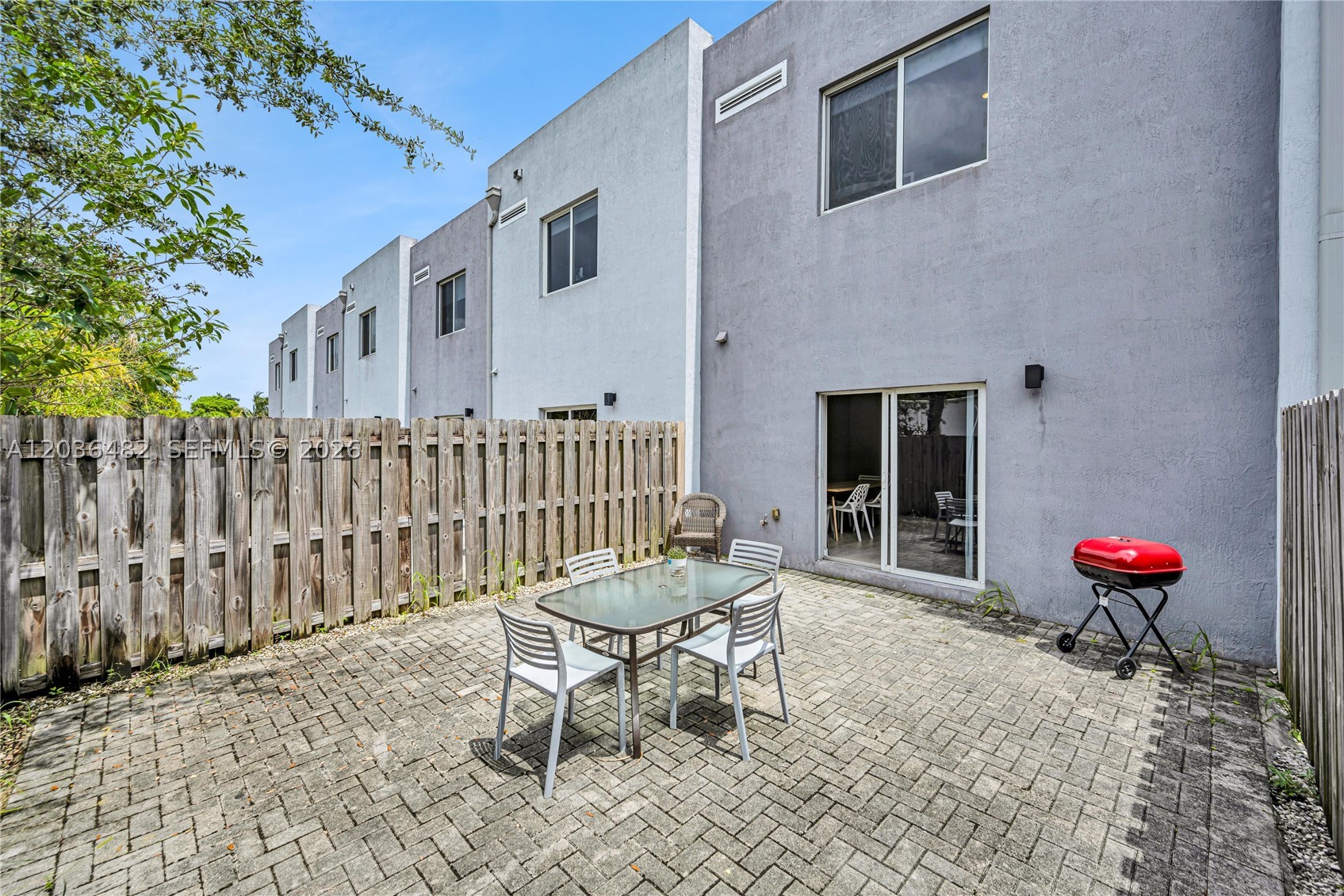 BISCAYNE GARDENS SEC A - Residential Lease