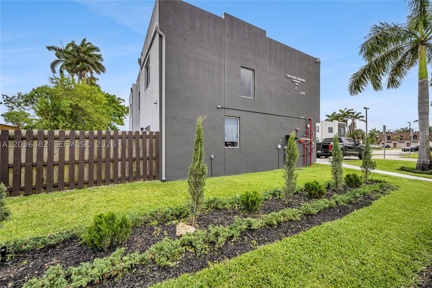 BISCAYNE GARDENS SEC A - Residential Lease