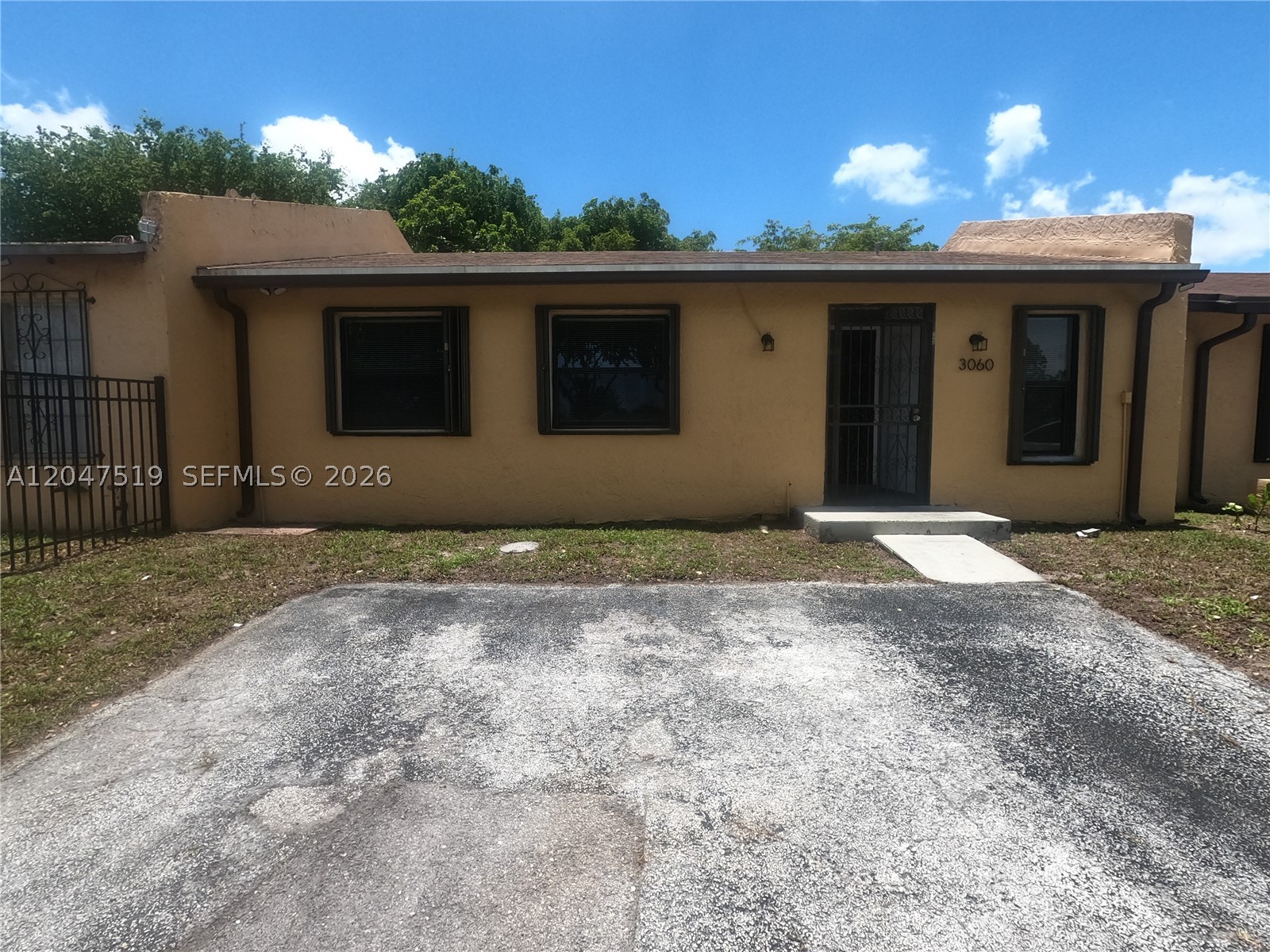 Completely updated and move in ready! Welcome to this beautifully maintained 3-bedroom, 1-bath townhome featuring a brand new kitchen with modern cabinetry, countertops, and finishes. The home offers a bright, functional layout with spacious living areas, comfortable bedrooms, and plenty of natural light.
Conveniently located in Miami Gardens with easy access to the Florida Turnpike, I-95, shopping, dining, schools, parks, and Hard Rock Stadium.
Housing Choice Voucher (Section 8) applicants are welcome. Available for immediate occupancy. Don’t miss this opportunity to lease a clean, updated home in a convenient location. Schedule your private showing today!