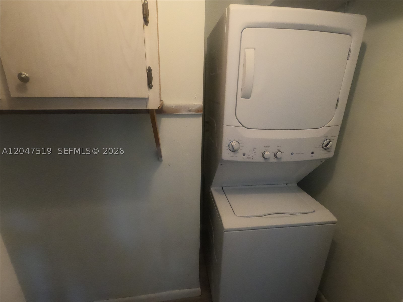 LESLIE ESTATES SEC FIVE - Residential Lease