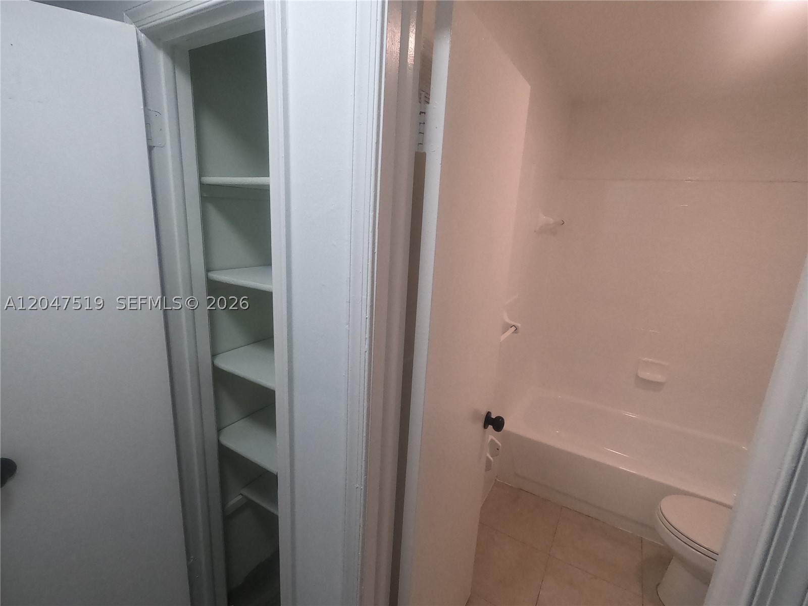 LESLIE ESTATES SEC FIVE - Residential Lease