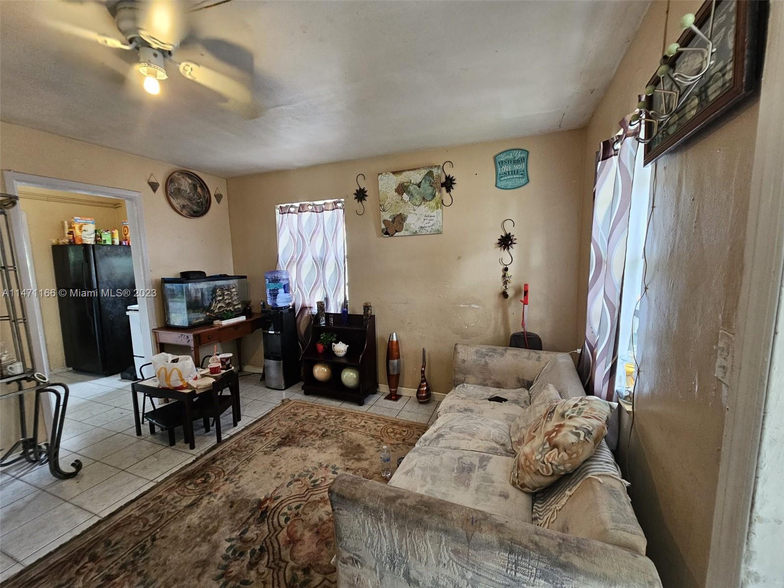 LAUDERDALE MANOR HOMESITE - Residential