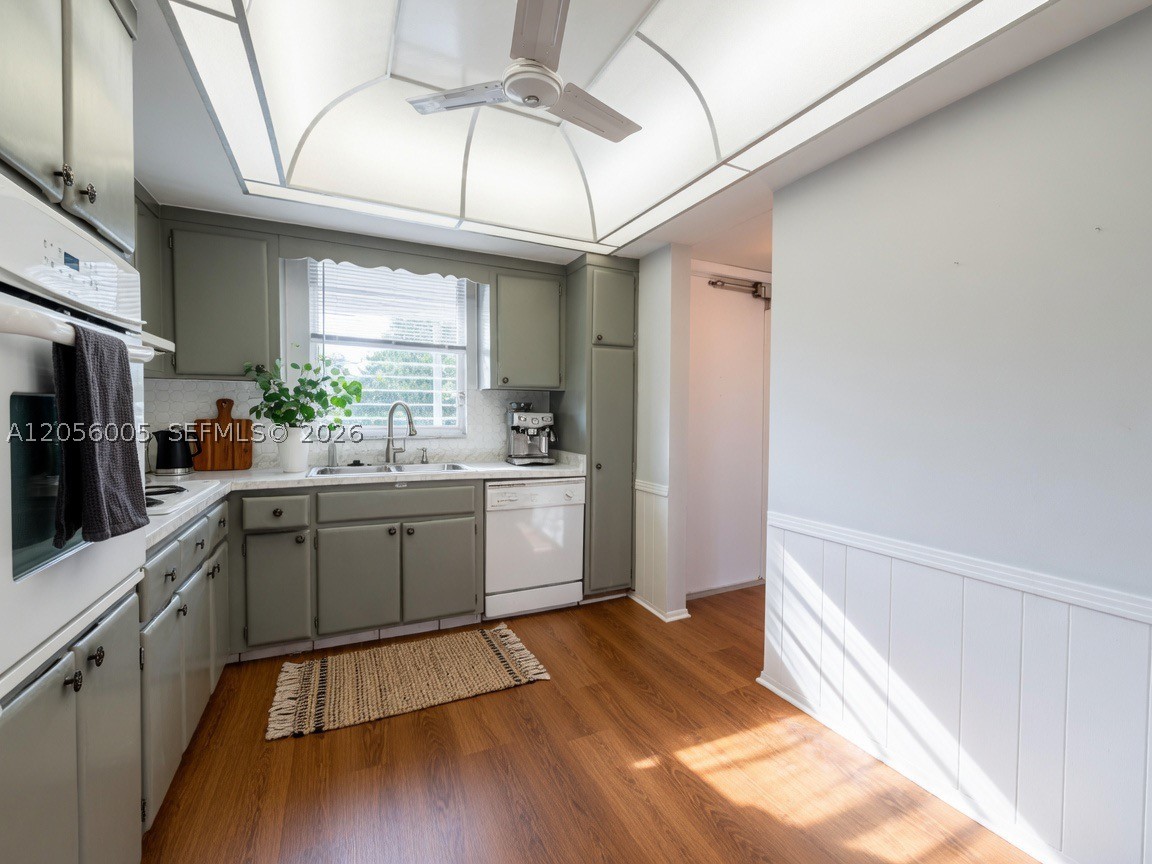 Country Club Estates Condo - Residential