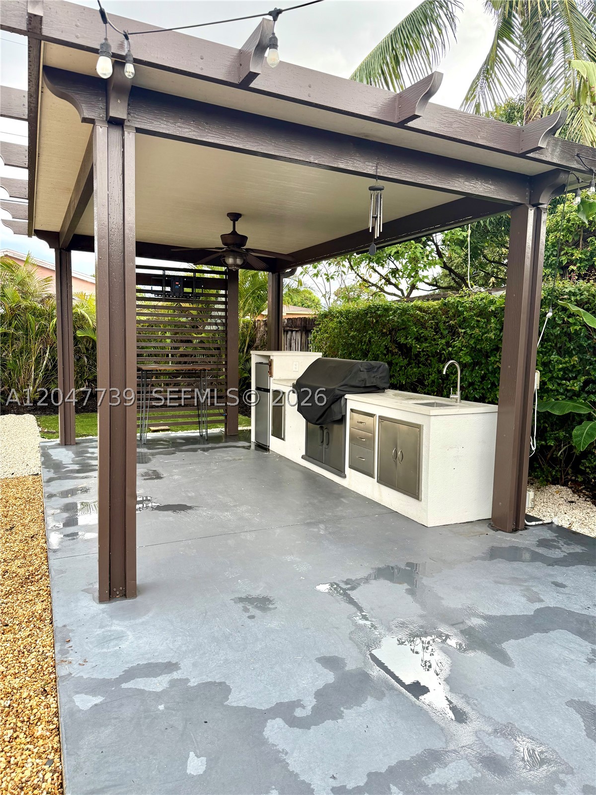 LINDA SUE PARK - Residential Lease