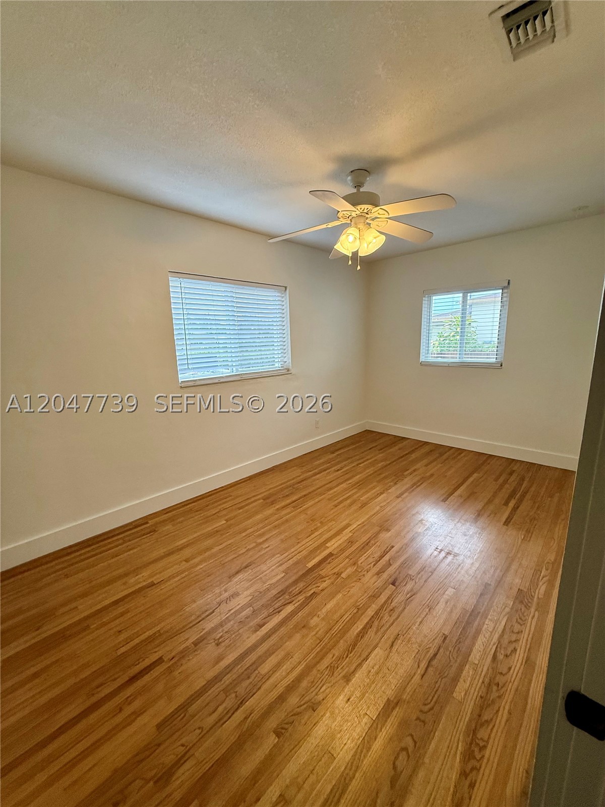 LINDA SUE PARK - Residential Lease