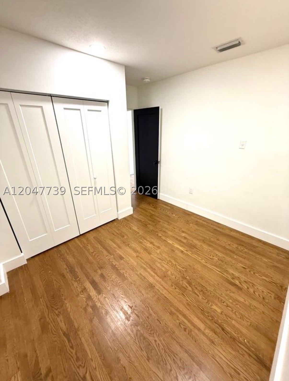 LINDA SUE PARK - Residential Lease