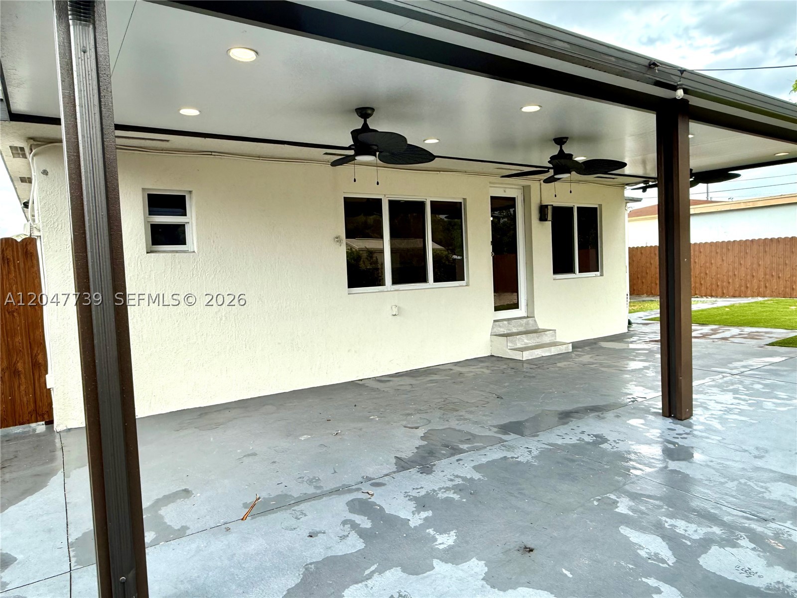 LINDA SUE PARK - Residential Lease