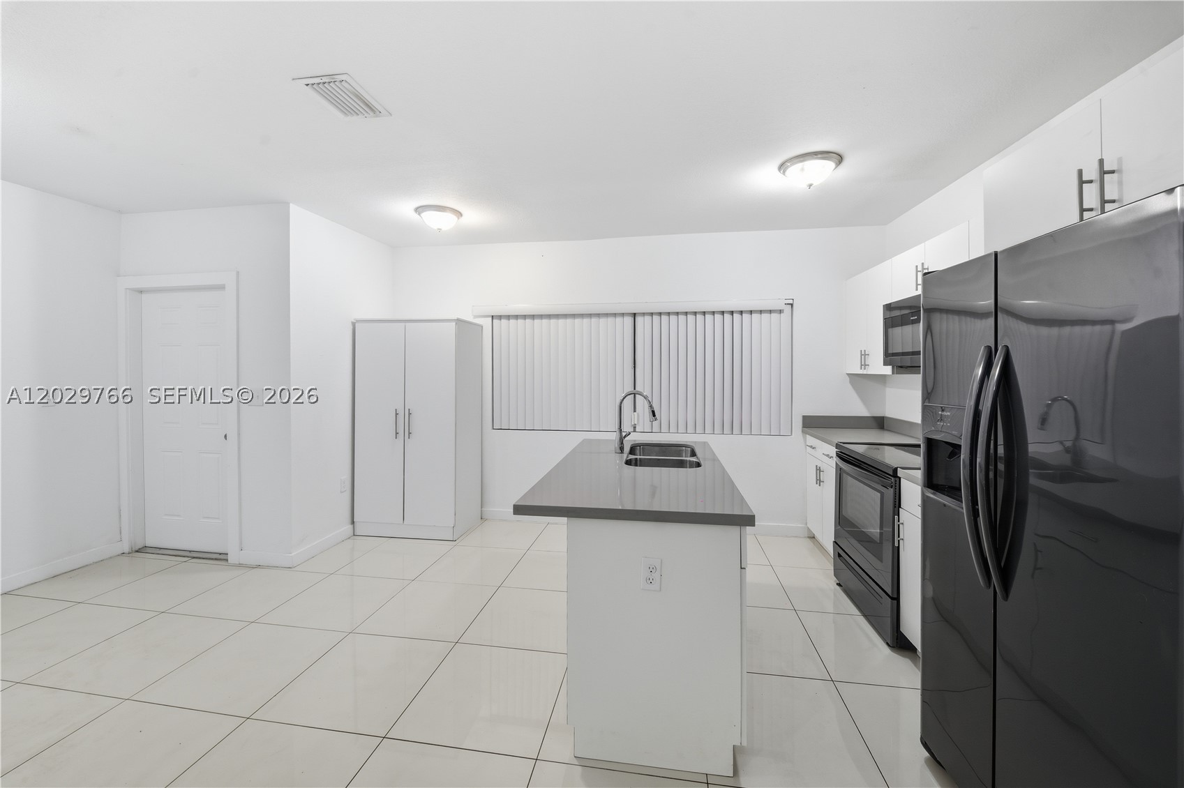 22ND AVE HEIGHTS - Residential Income