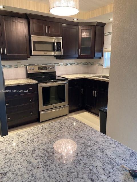 HOLLYBROOK GOLF & TENNIS - Residential