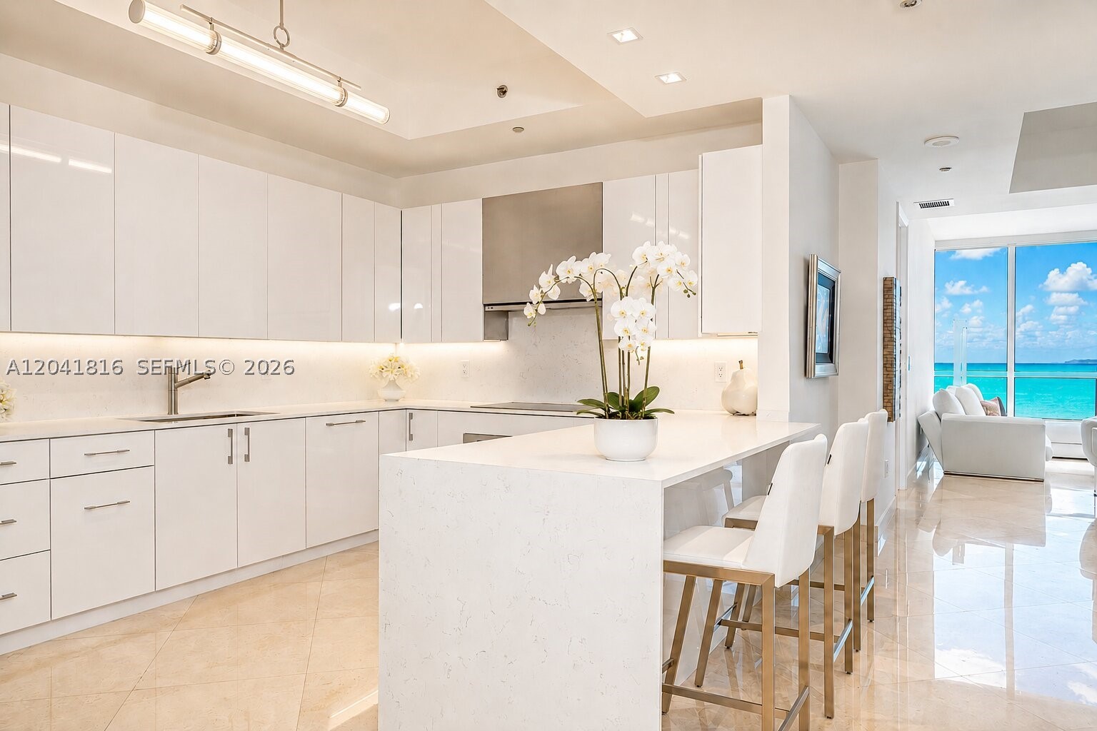 CONTINUUM ON SOUTH BEACH - Residential