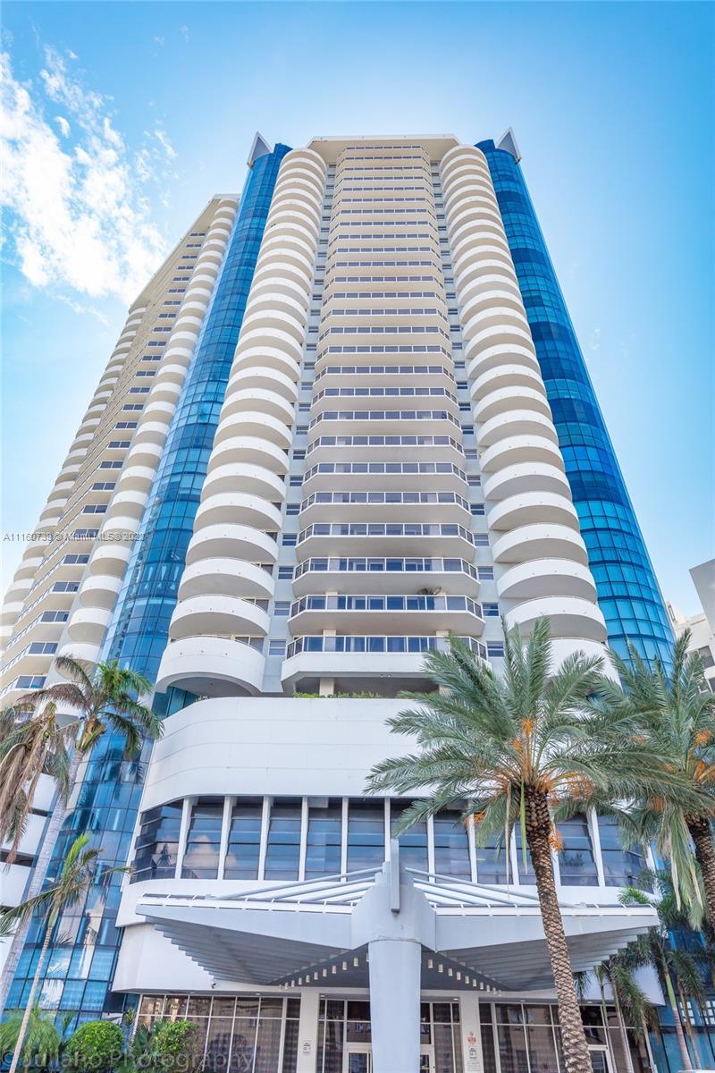 LA GORCE PALACE CONDO - Residential Lease