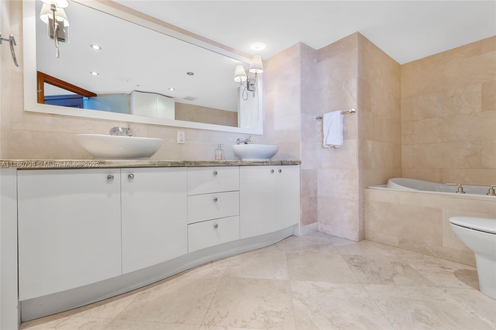 LA GORCE PALACE CONDO - Residential Lease
