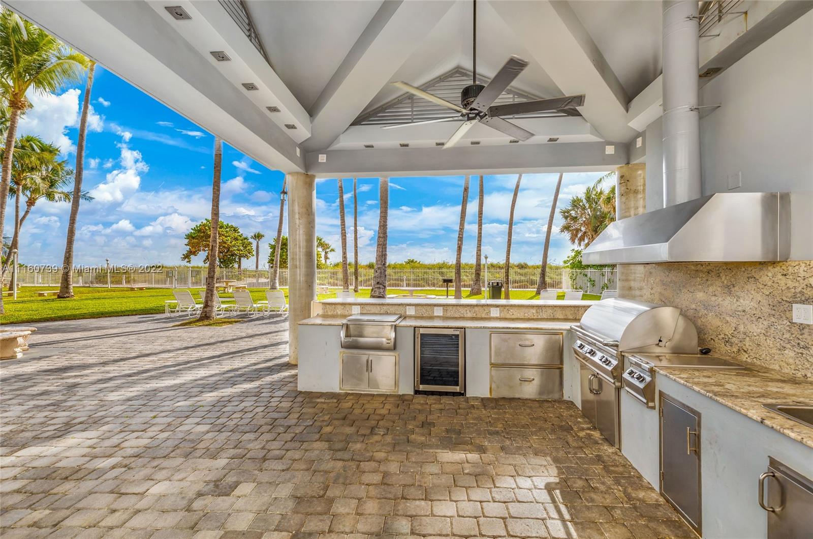 LA GORCE PALACE CONDO - Residential Lease