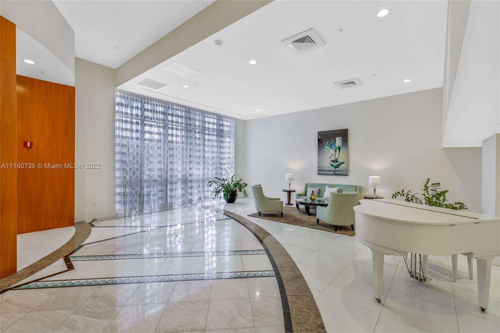 LA GORCE PALACE CONDO - Residential Lease