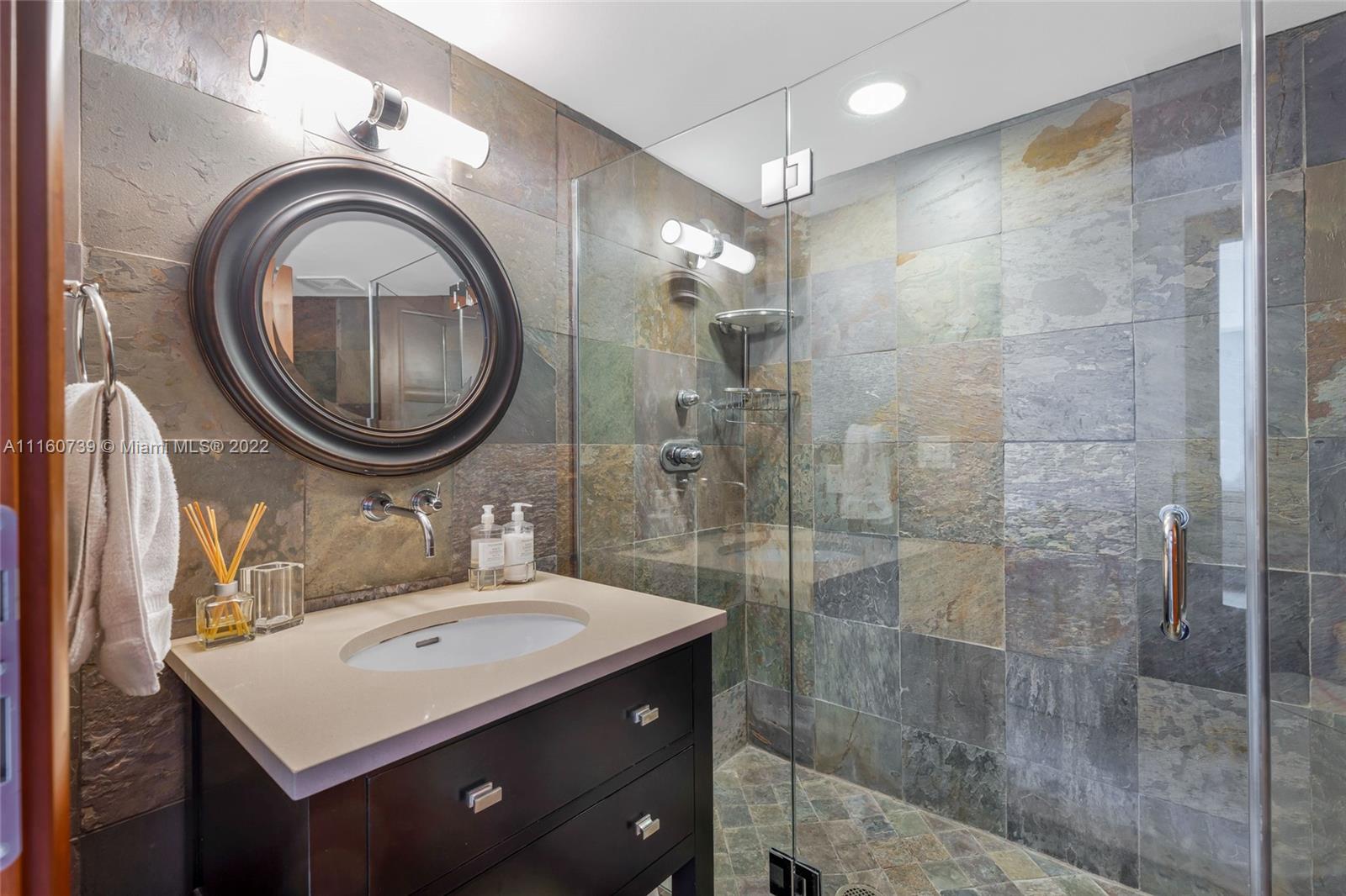 LA GORCE PALACE CONDO - Residential Lease