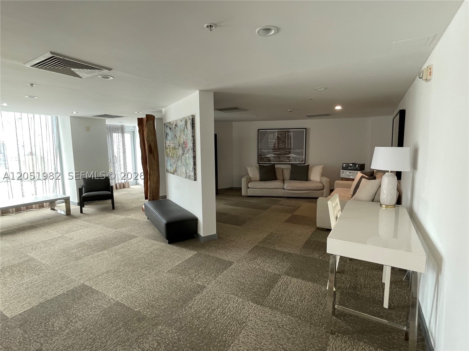 MINT CONDO - Residential