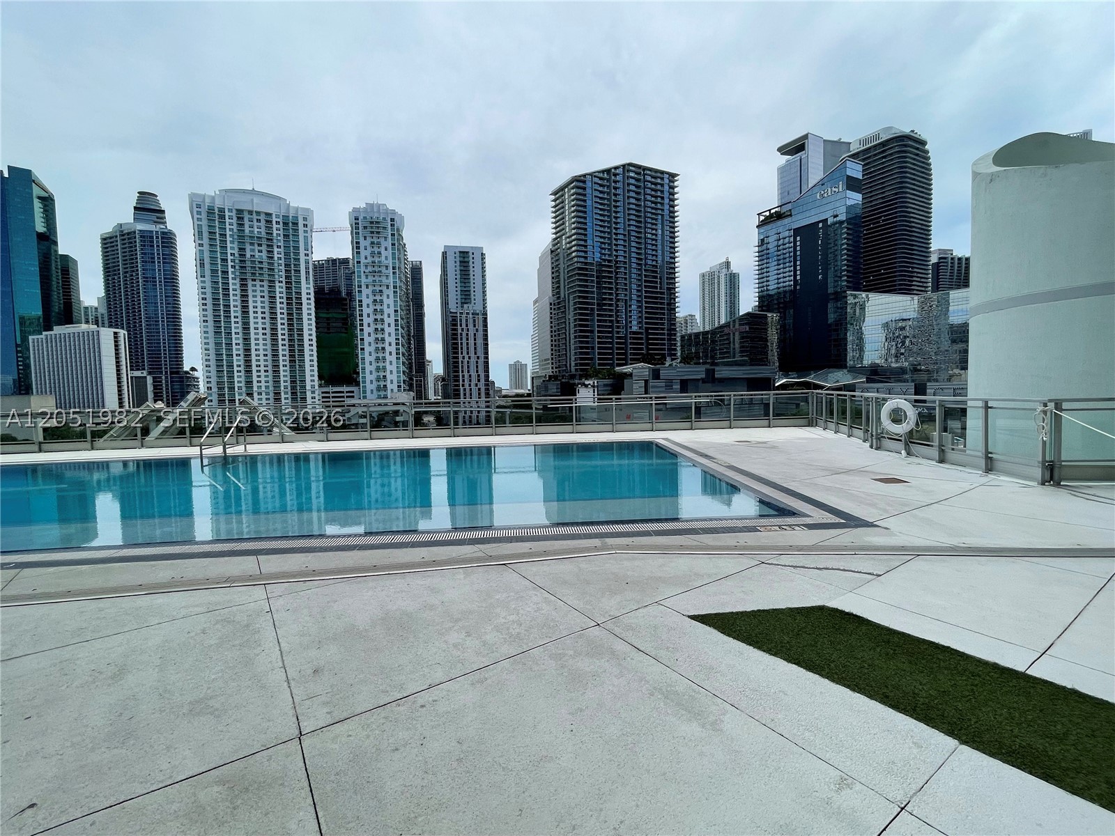MINT CONDO - Residential