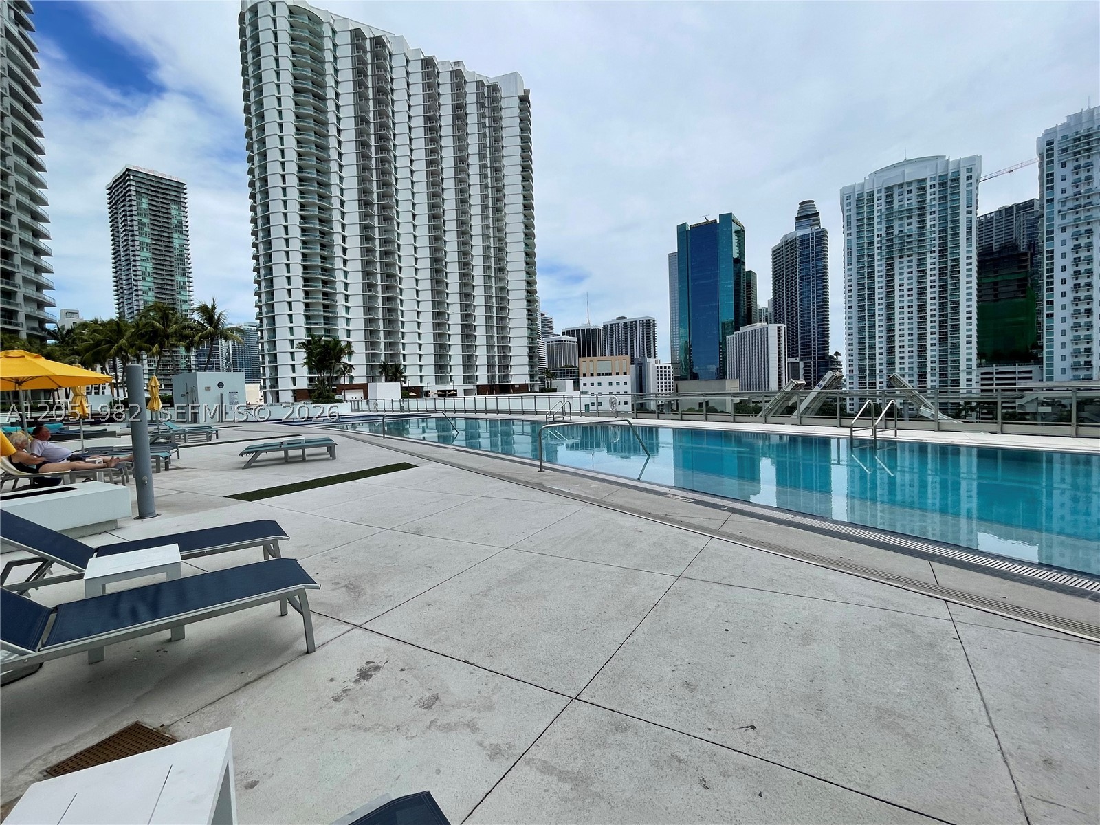 MINT CONDO - Residential