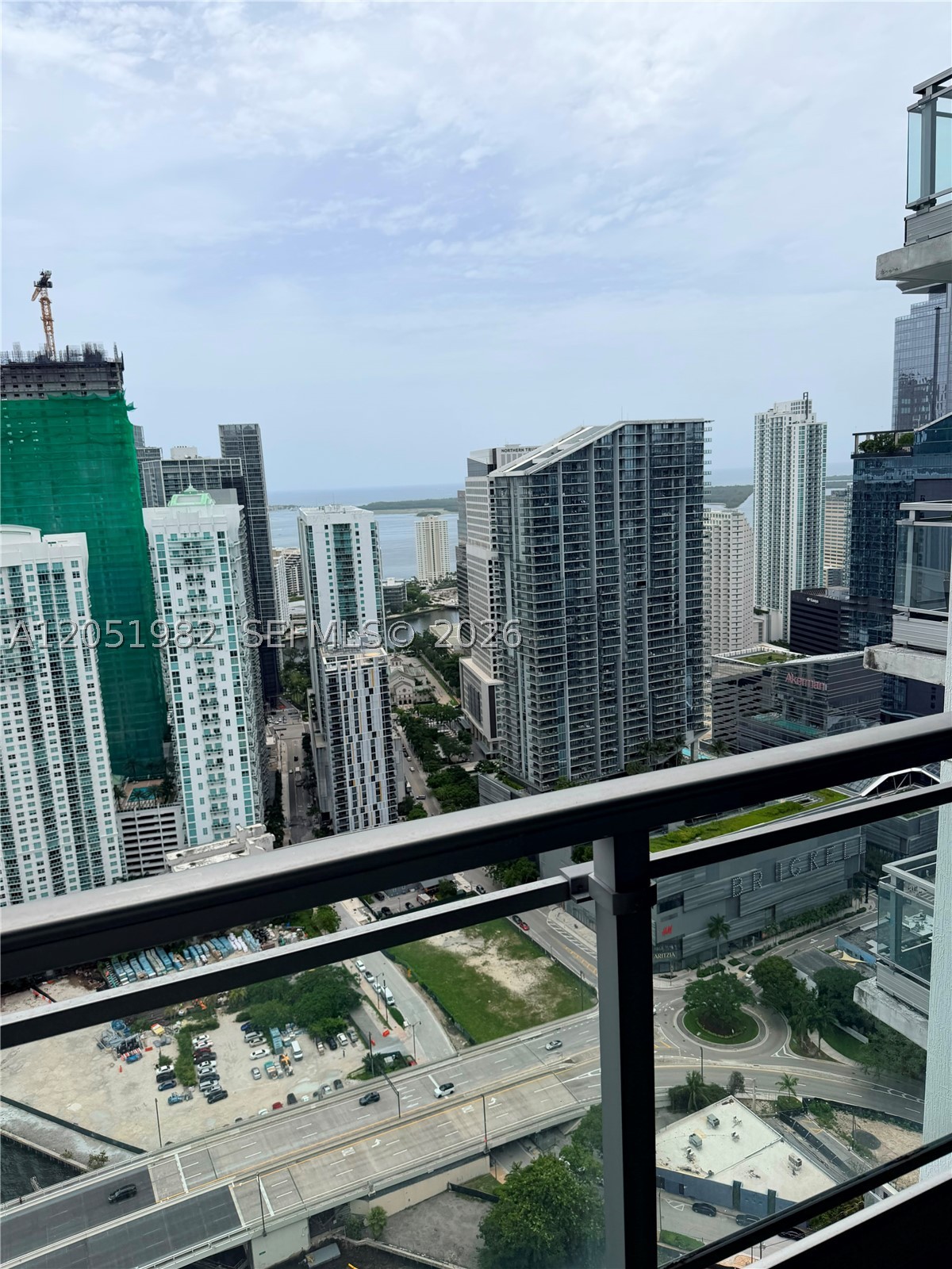 MINT CONDO - Residential