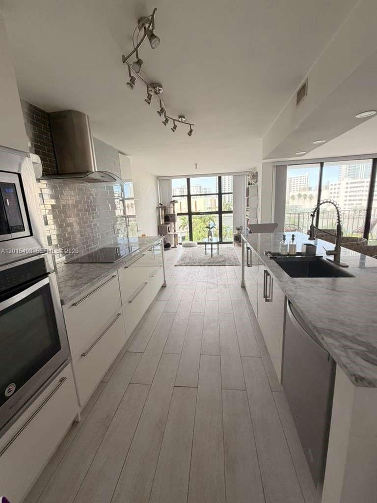 TOWERS OF OCEANVIEW EAST - Residential