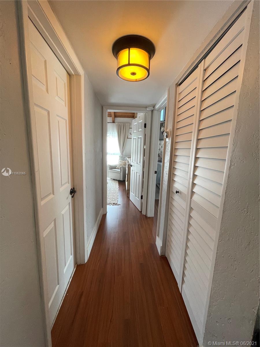 PINEBROOKE CONDO R - Residential Lease